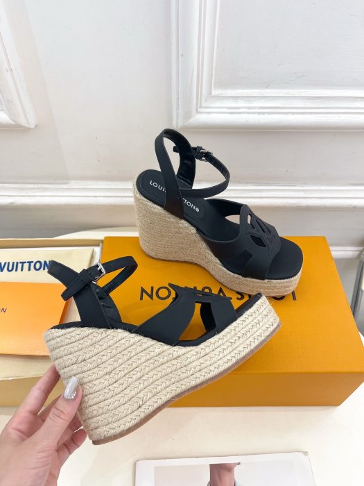 Босоножки фото 4