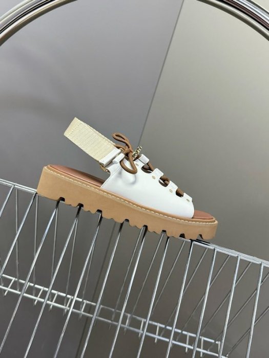 Сандалі жіночі фото 4