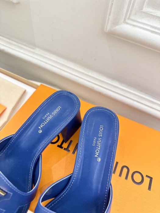 Босоножки фото 7