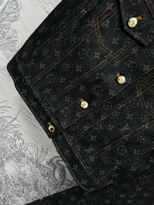 Костюм женский фото 3