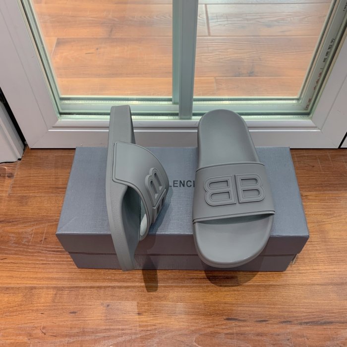 Шлепанцы фото 2