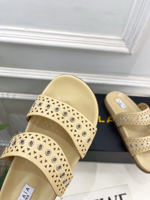 Шлепанцы женские фото 6