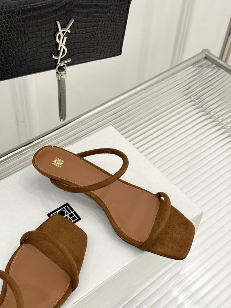 Босоножки фото 5