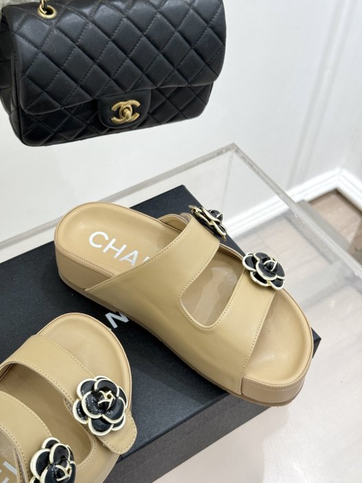 Шлепанцы фото 5