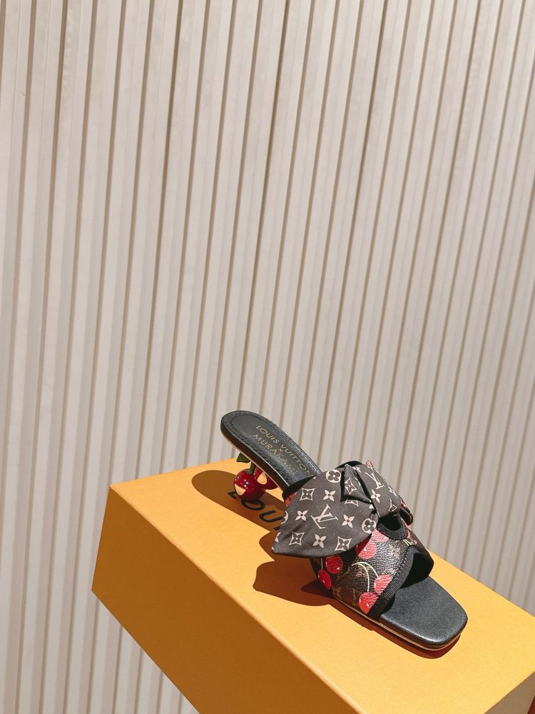 Босоножки фото 9