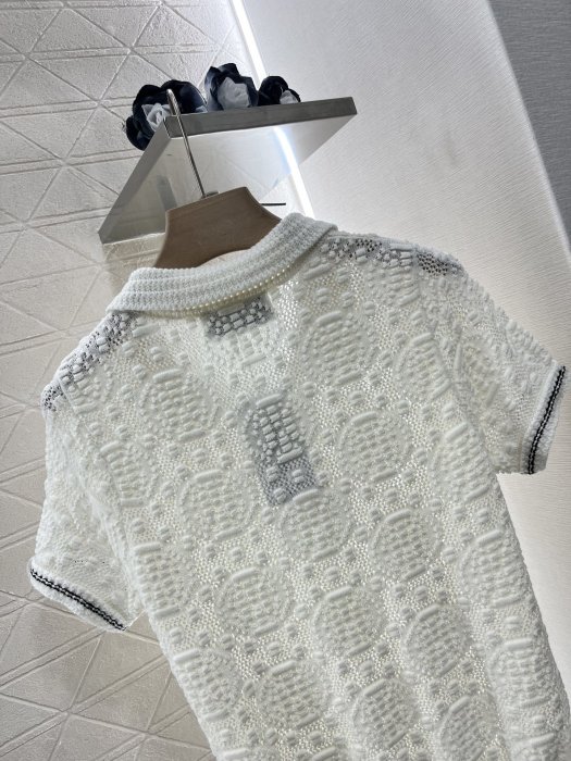 T-shirt women's фото 4