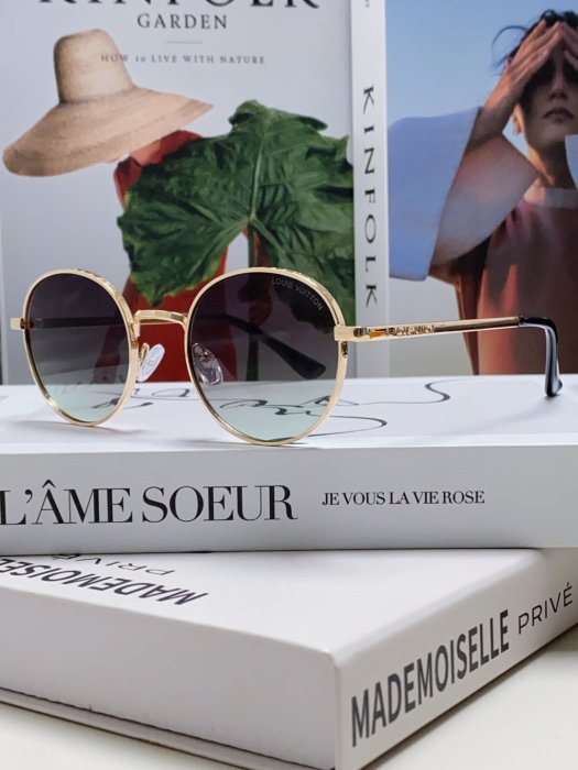 Очки солнцезащитные