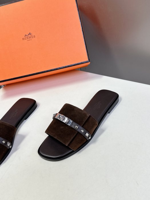 Шлепанцы фото 3