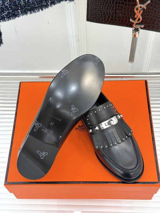 Лоферы женские фото 9