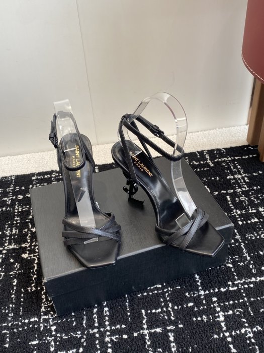 Босоножки фото 4