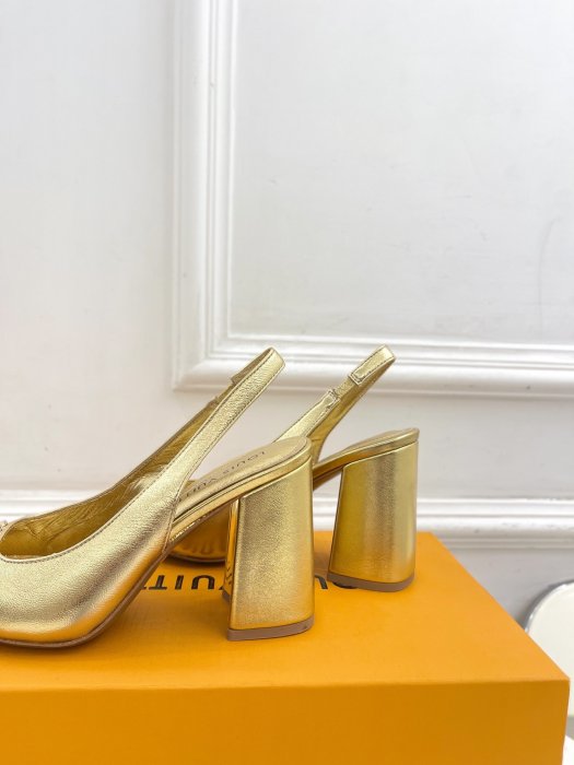 Босоножки фото 8