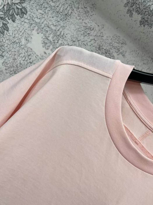 Футболка жіноча фото 8