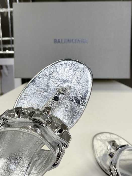 Босоножки фото 7