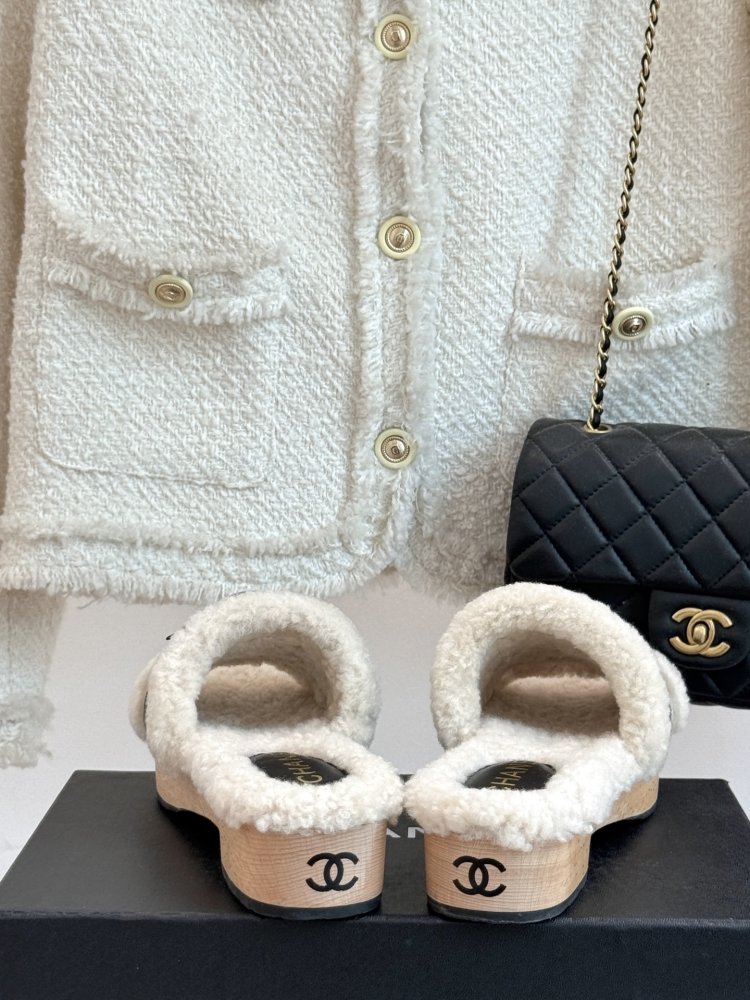 Шлепанцы женские фото 6