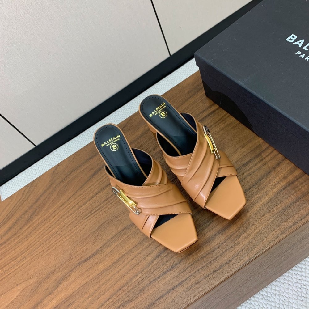 Босоножки фото 3