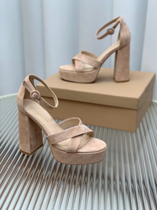 Босоніжки фото 3