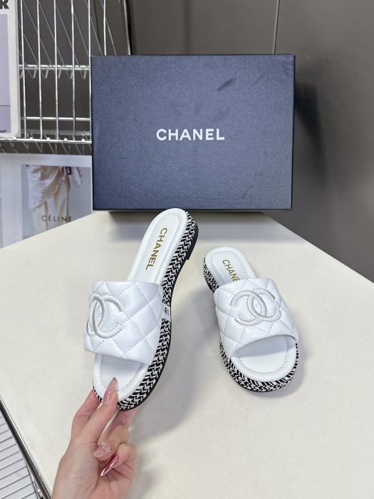 Шлепанцы фото 4