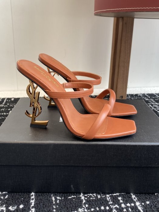 Босоножки фото 2