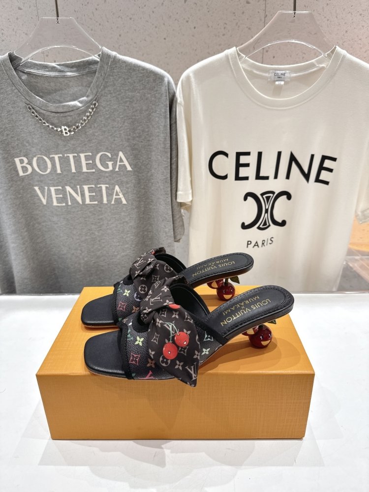 Босоножки фото 3