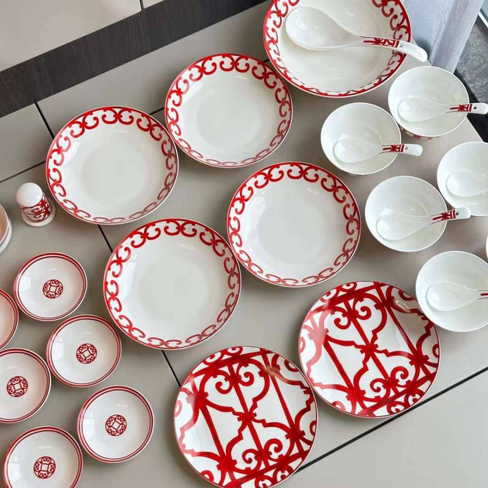Набор фарфоровой посуды из 28 предметов фото 6