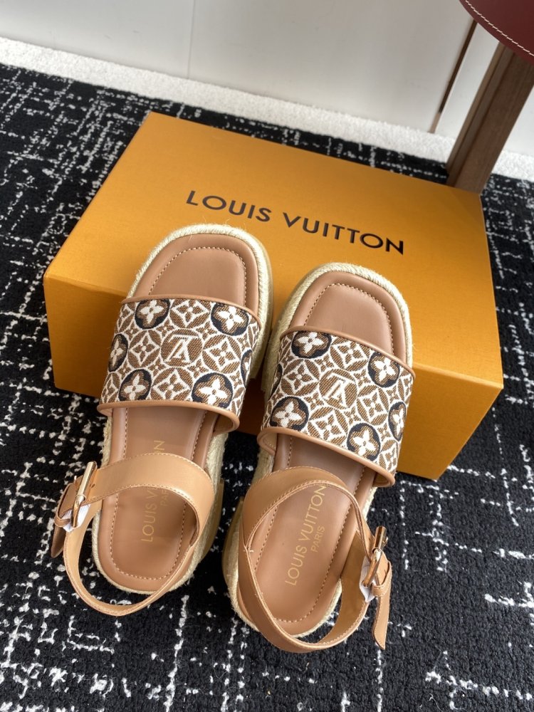 Сандалии женские фото 4