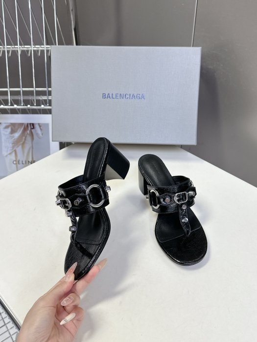 Босоножки фото 4