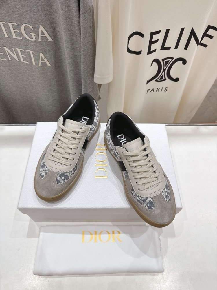 Кросівки жіночі фото 2