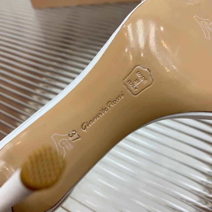 Босоножки фото 6