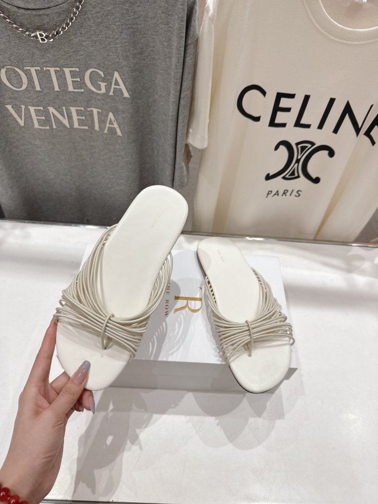 Шлепанцы женские фото 3