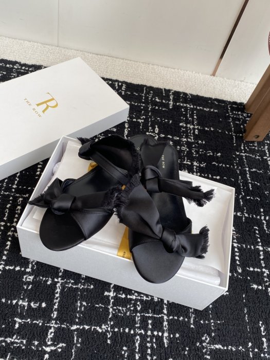 Босоножки фото 5