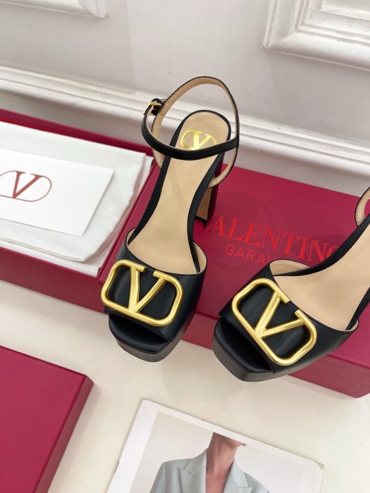 Босоножки фото 6