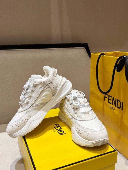 Кроссовки фото 2