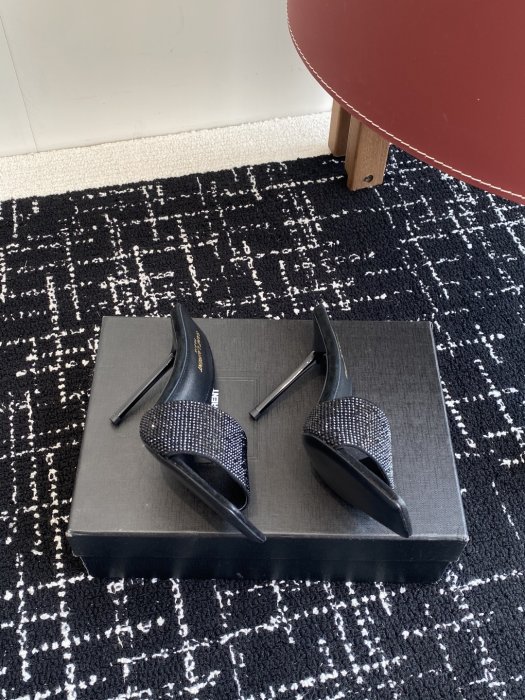 Босоножки фото 4