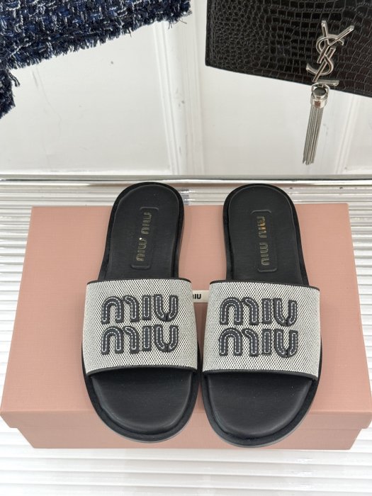 Шлепанцы фото 4