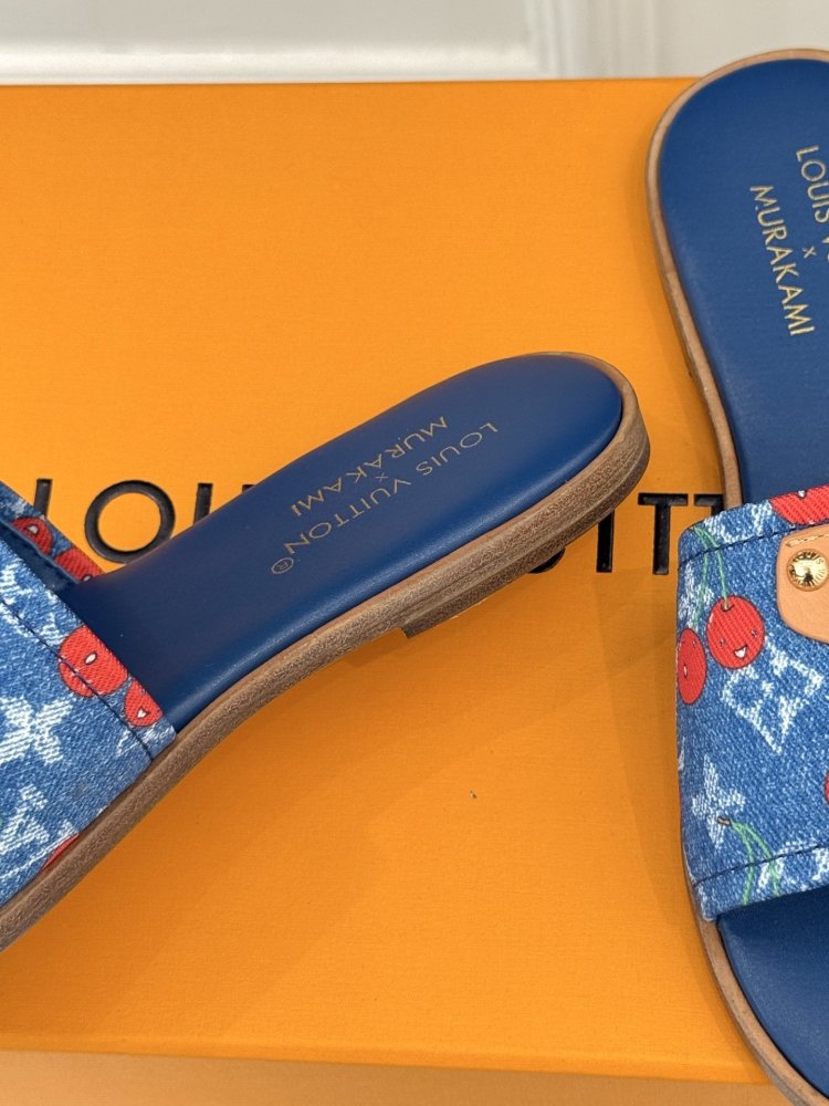 Шлепанцы женские фото 6