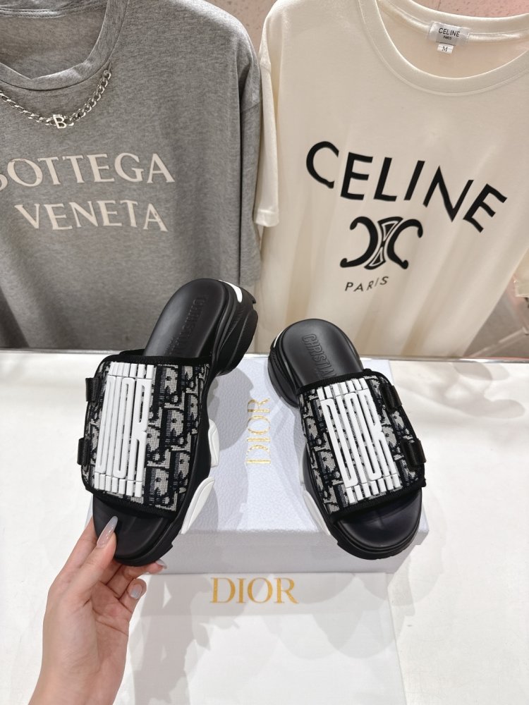 Шльопанці жіночі фото 4