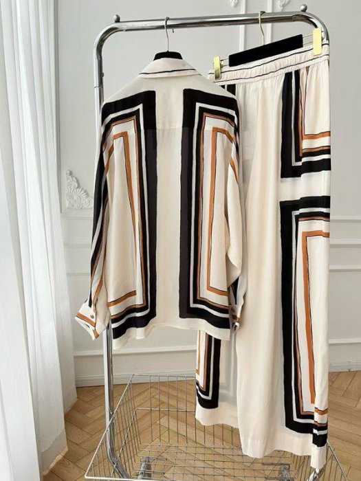 Costume female фото 2