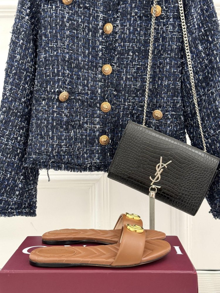 Шльопанці жіночі