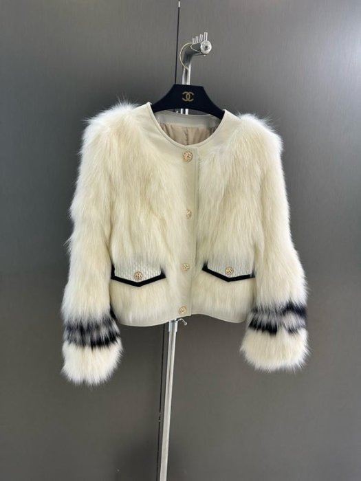 Fur coat of fox fur