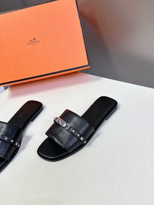 Шлепанцы фото 3