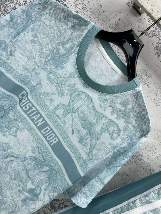 Костюм женский фото 2