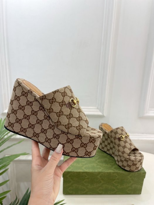 Босоножки фото 5