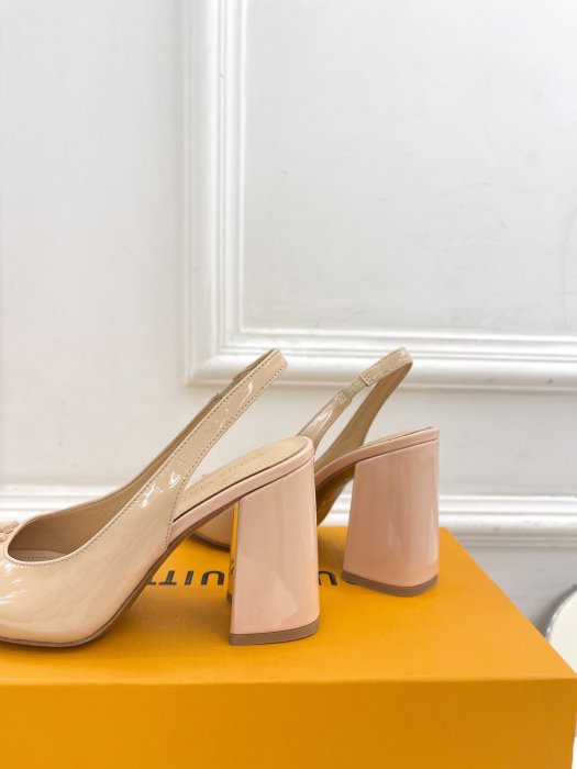 Босоножки фото 7