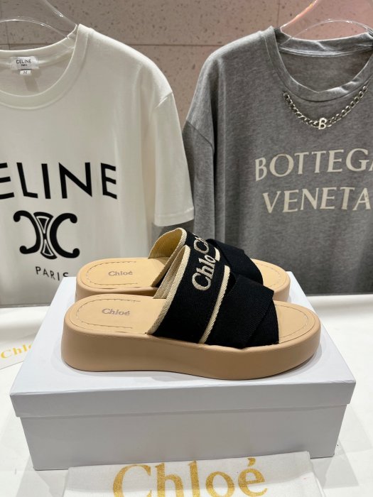 Шльопанці жіночі фото 5