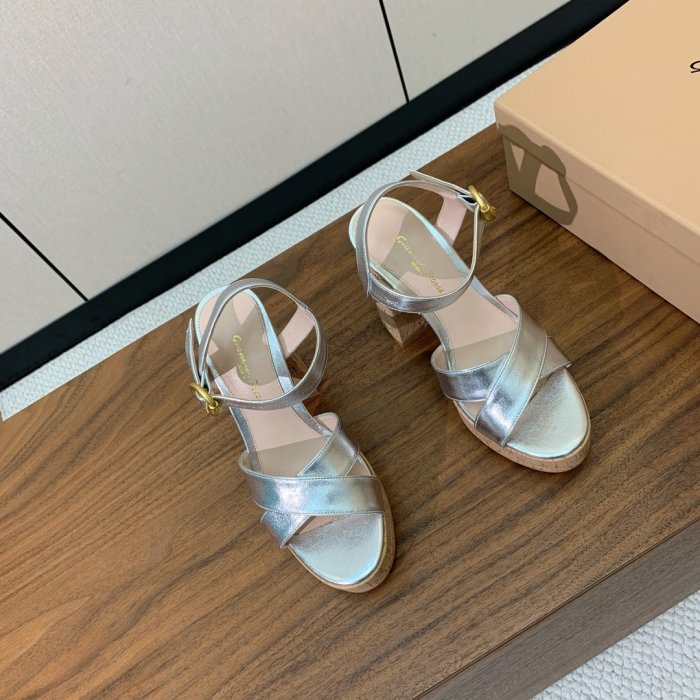 Босоножки фото 5