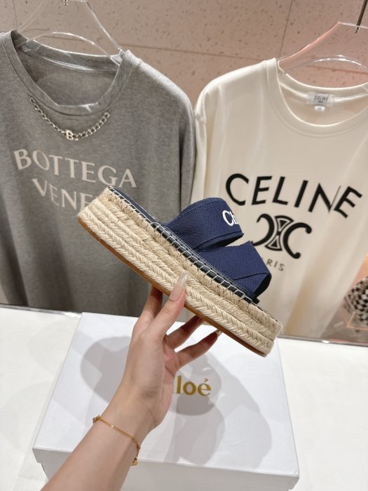 Шльопанці жіночі фото 5