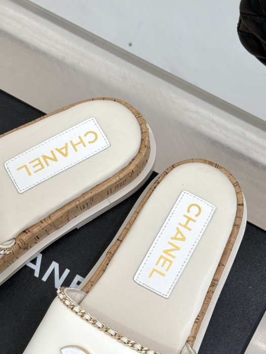 Шлепанцы фото 8