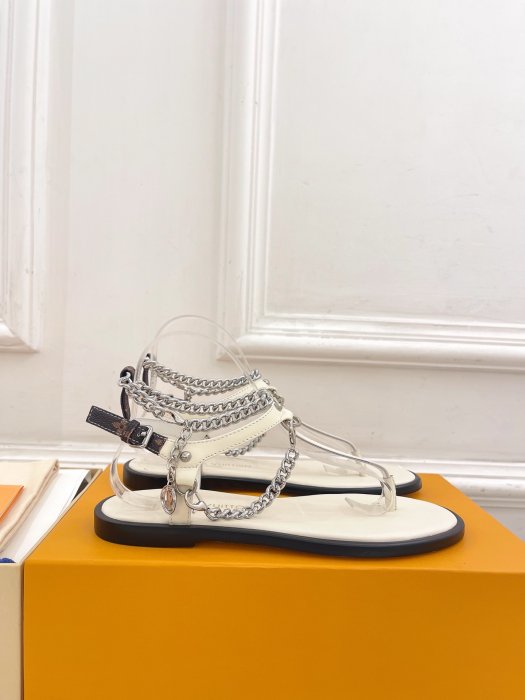 Босоножки фото 2