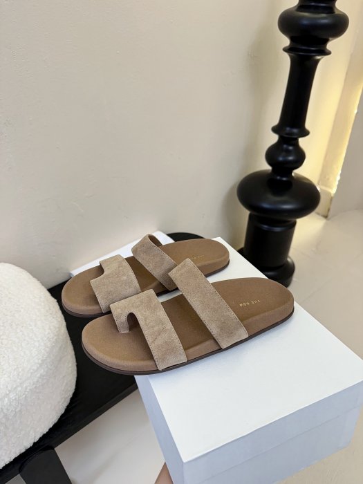 Шлепанцы женские фото 5