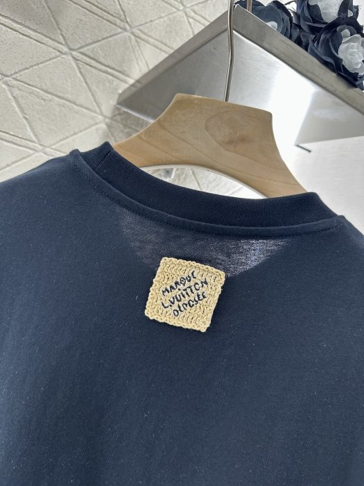 T-shirt women's фото 8